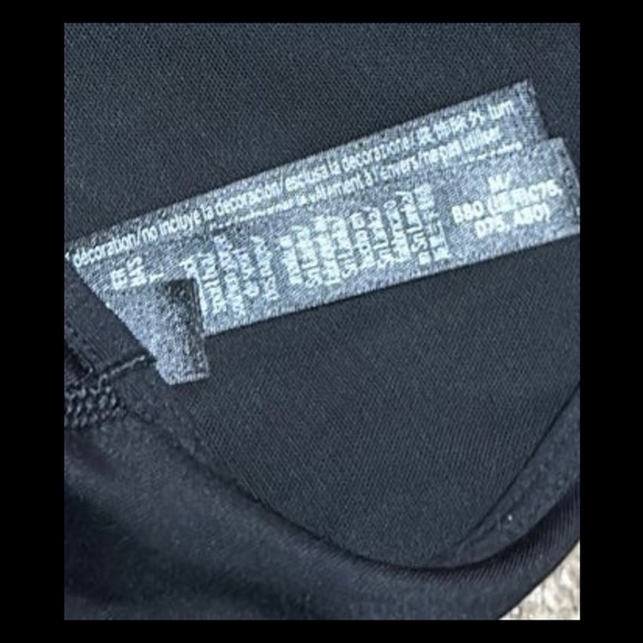 Bundle of two women’s vs sports bras ~ size medium - Picture 5 of 6